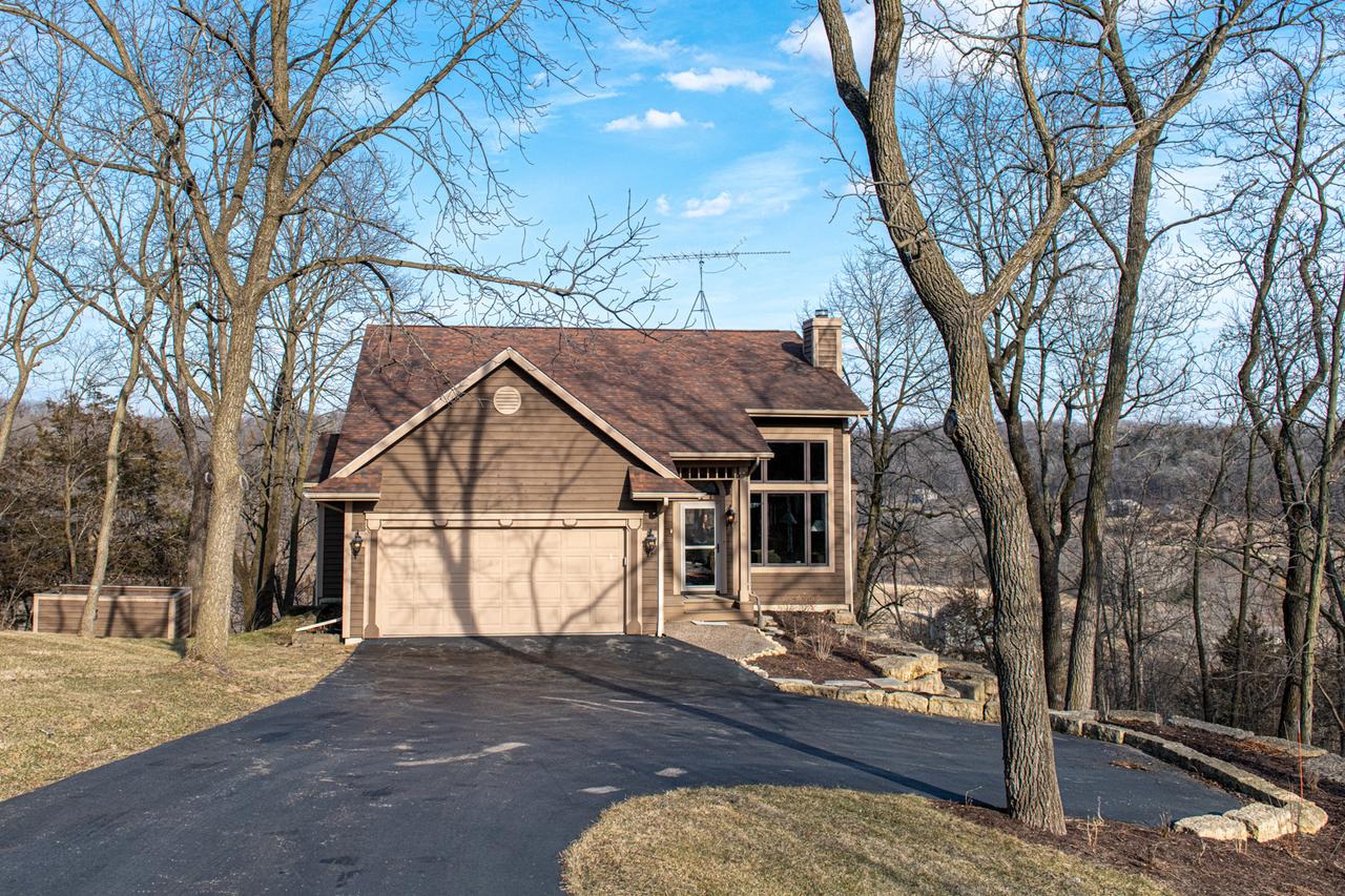 16 Cinnabar Ln., Galena, IL 61036