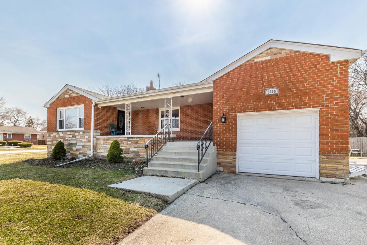 5009 W 79th Pl., Burbank, IL 60459