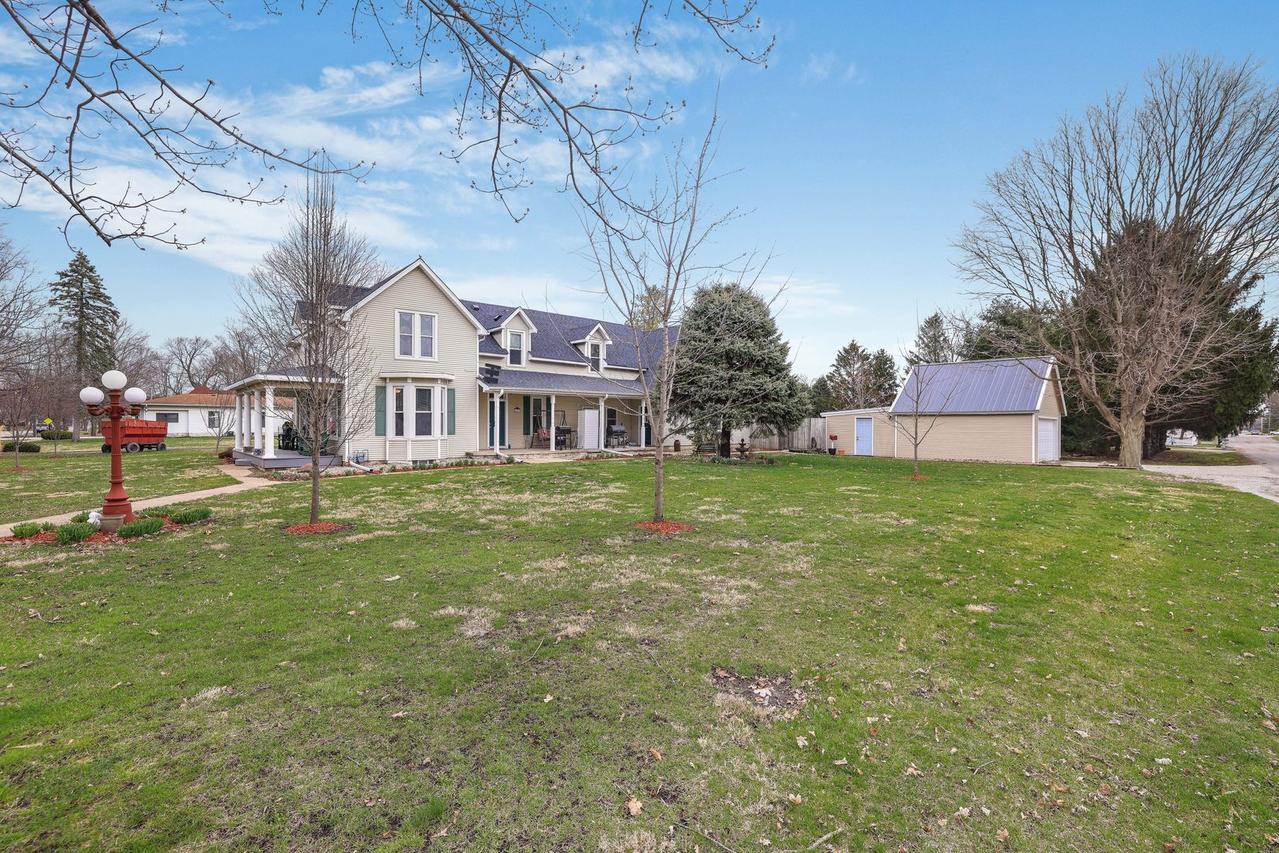 400 N North St., Argenta, IL 62501