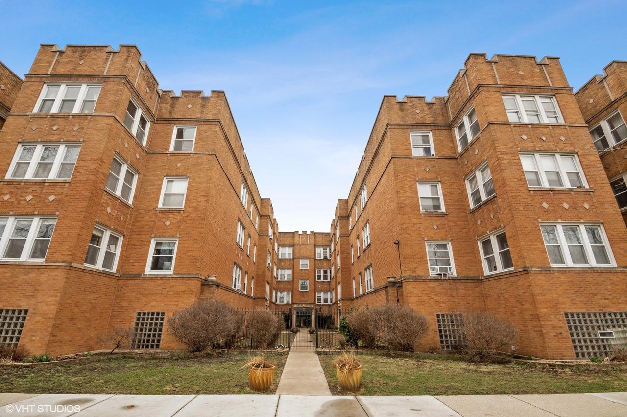 4421 N Whipple St. #2B, Chicago, IL 60625
