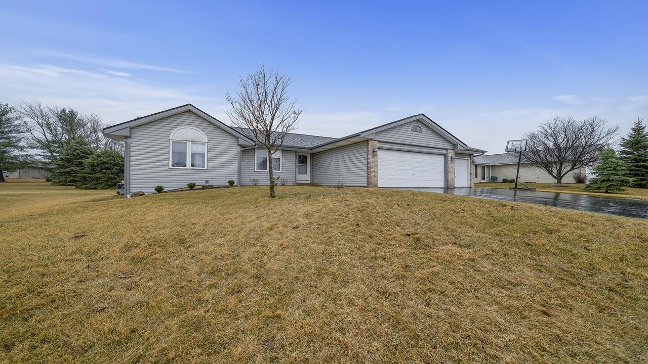 12862 Springhill Dr., Winnebago, IL 61088