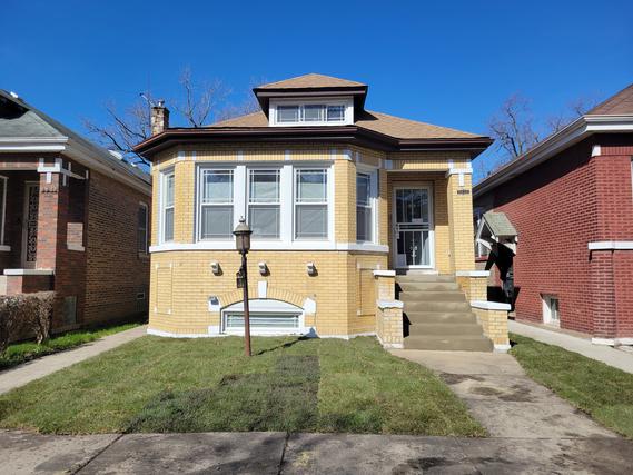 8830 S Racine Ave., Chicago, IL 60620