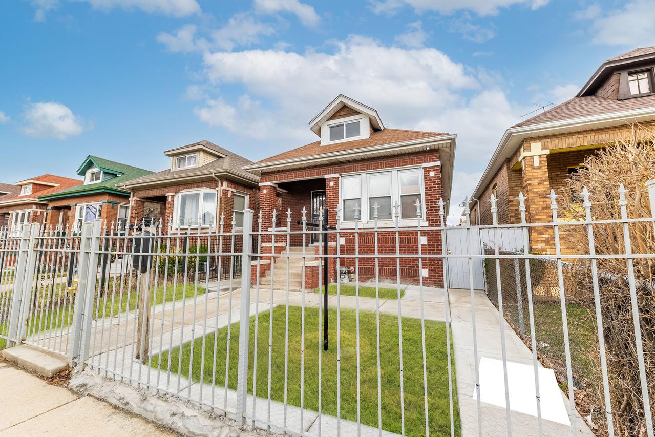 7504 S Carpenter St., Chicago, IL 60620