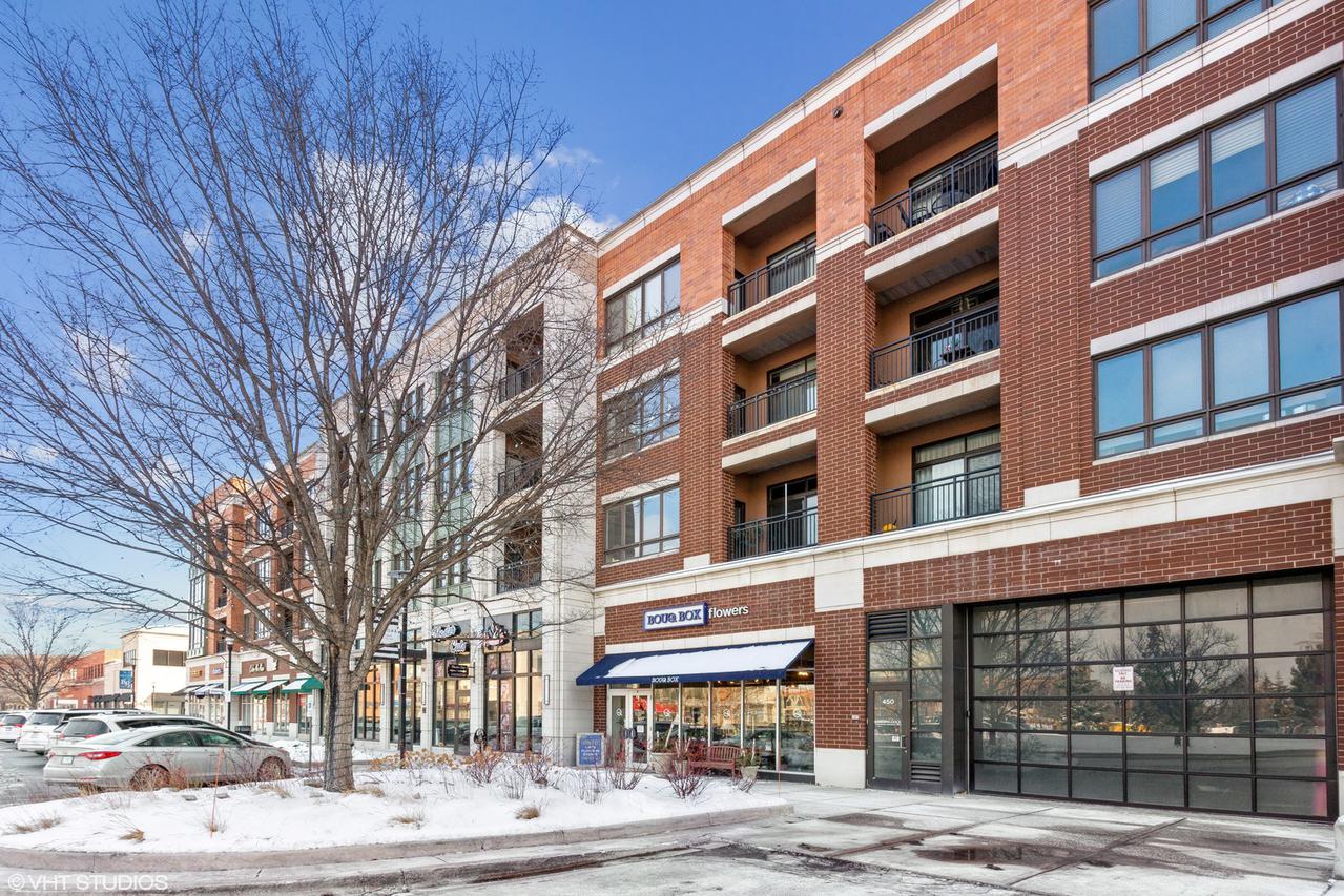 450 Village Center Dr. #317, Burr Ridge, IL 60527
