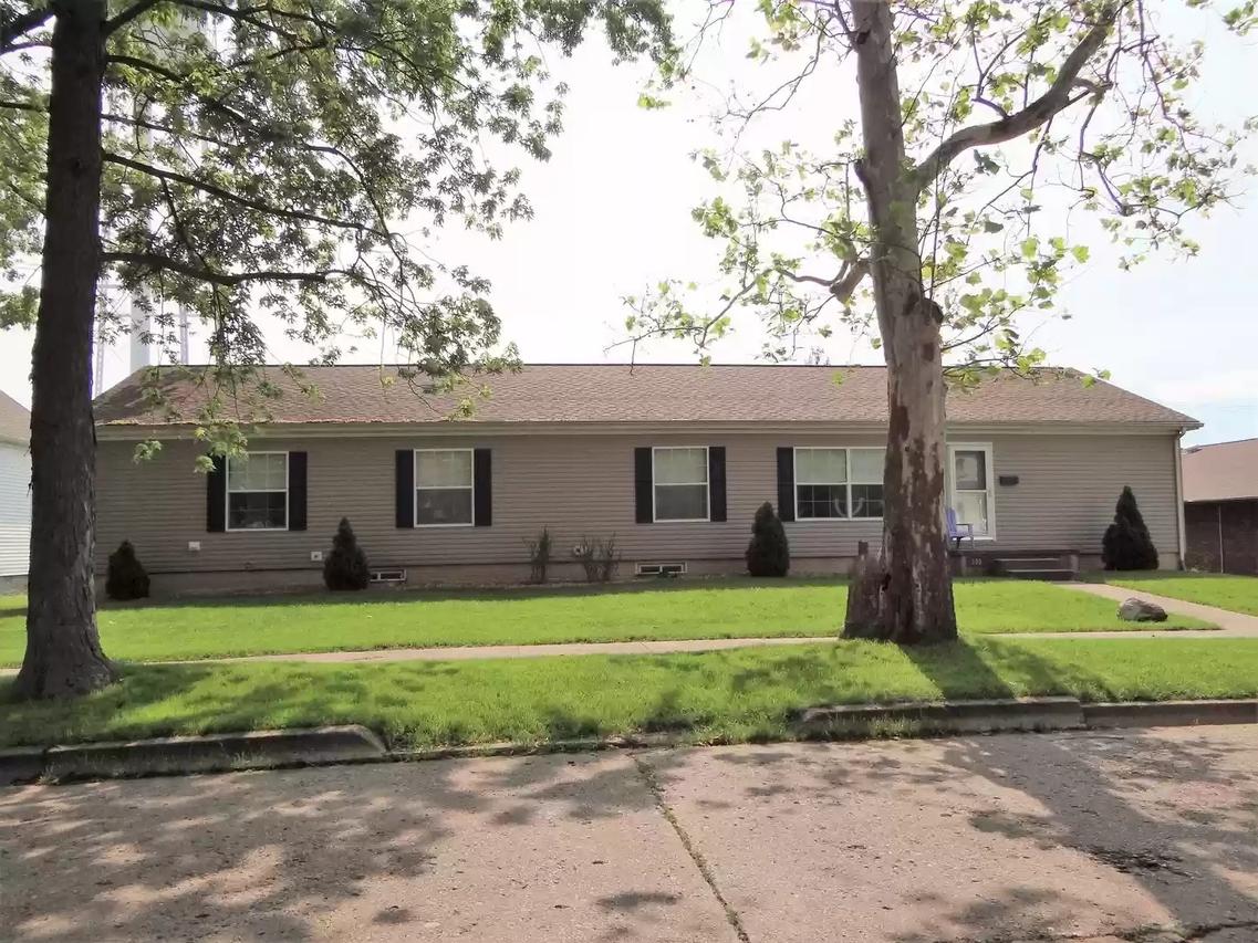105 N Oak St., Villa Grove, IL 61956
