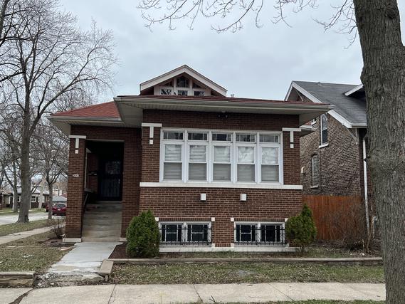 8003 S Bennett Ave., Chicago, IL 60617