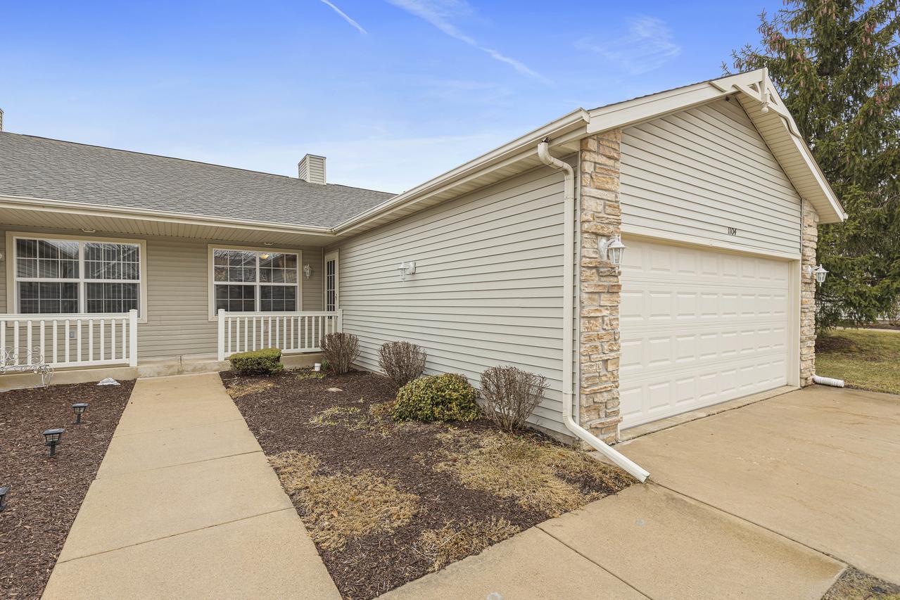 1104 Shingle Oak Ln. #10B, Rockford, IL 61107