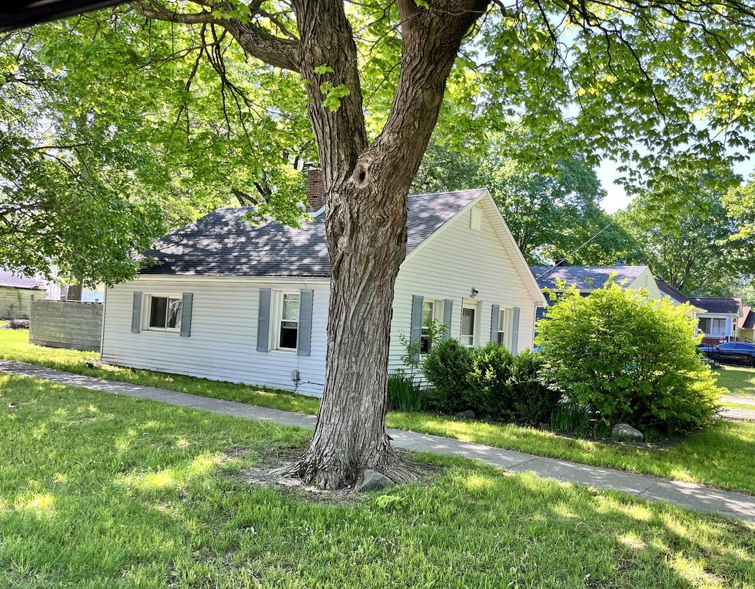 402 S 4th St., St. Joseph, IL 61873