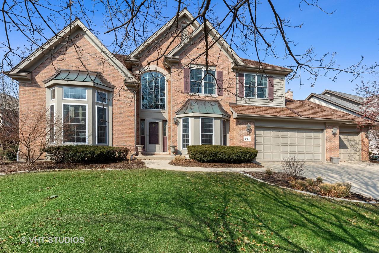 937 Lakewood Dr., Barrington, IL 60010