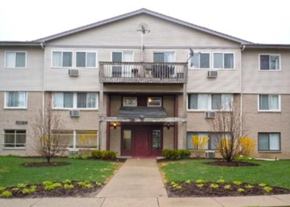 555 Deepwoods Dr. #3K, Mundelein, IL 60060