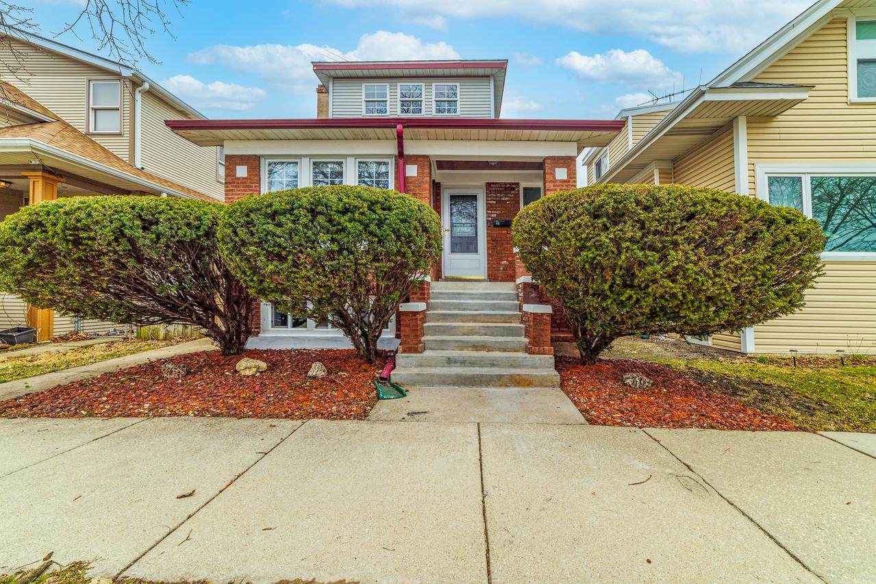 5337 W Warwick Ave., Chicago, IL 60641