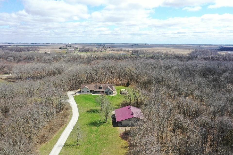 16682 Parnell Rd., Dewitt, IL 61735