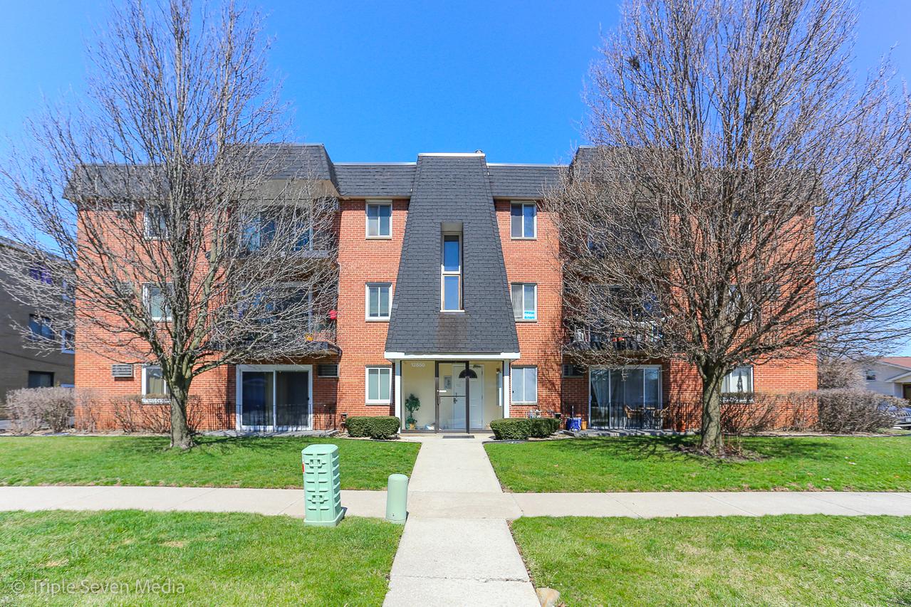 12850 Crestbrook Ct. #11, Crestwood, IL 60418