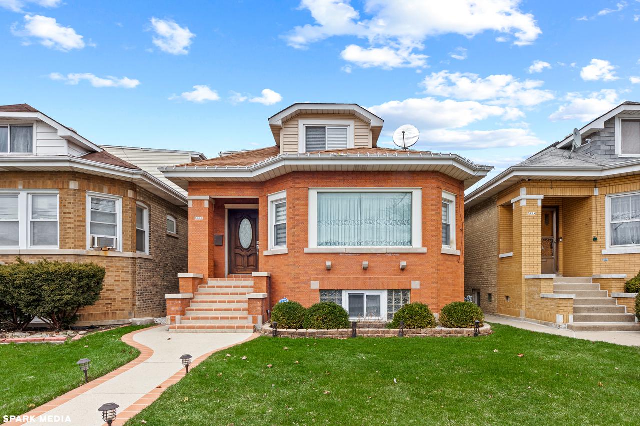5330 W School St., Chicago, IL 60641