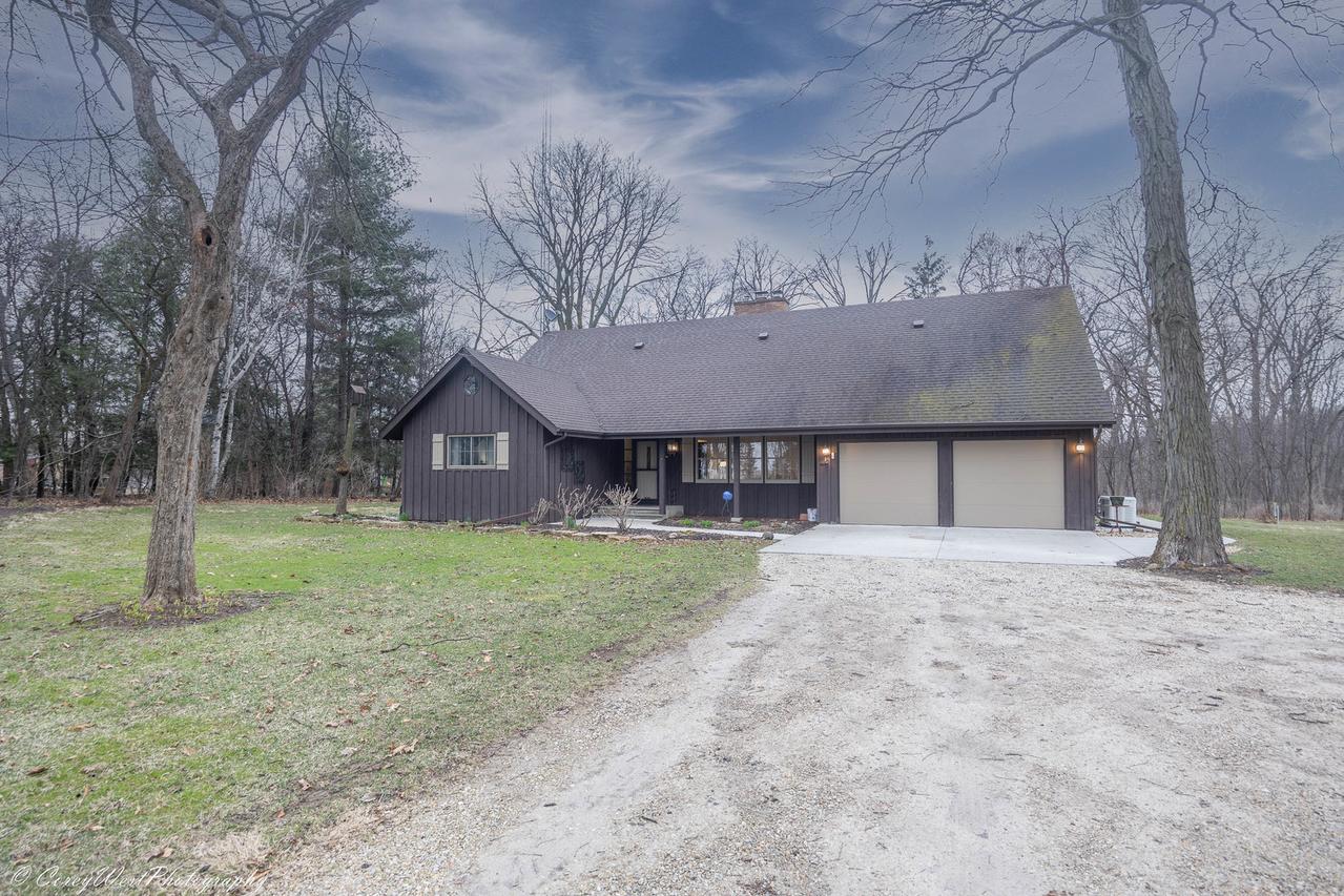 6437 S Brooklyn Rd., Rochelle, IL 61068