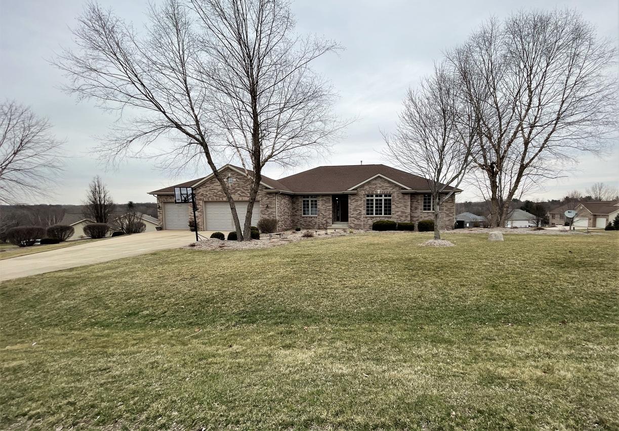 12423 Whispering Winds Dr., Roscoe, IL 61073