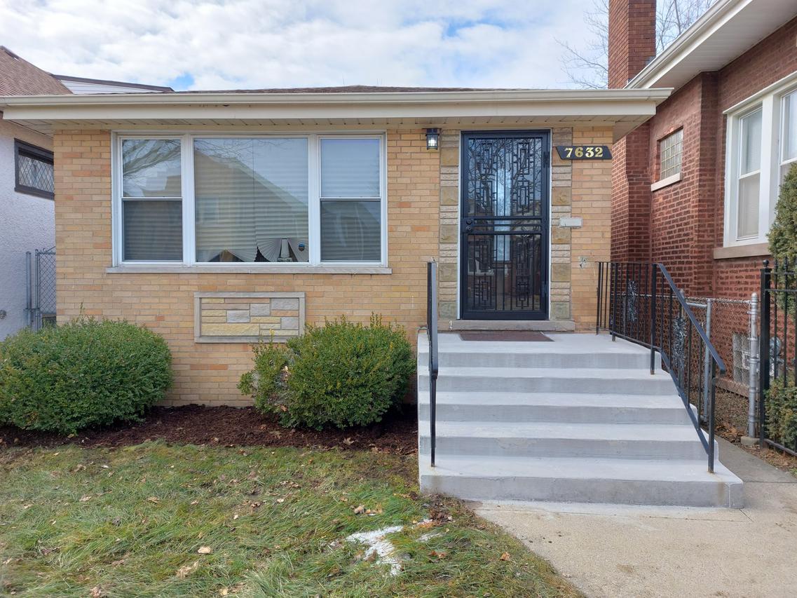 7632 S Luella Ave., Chicago, IL 60649