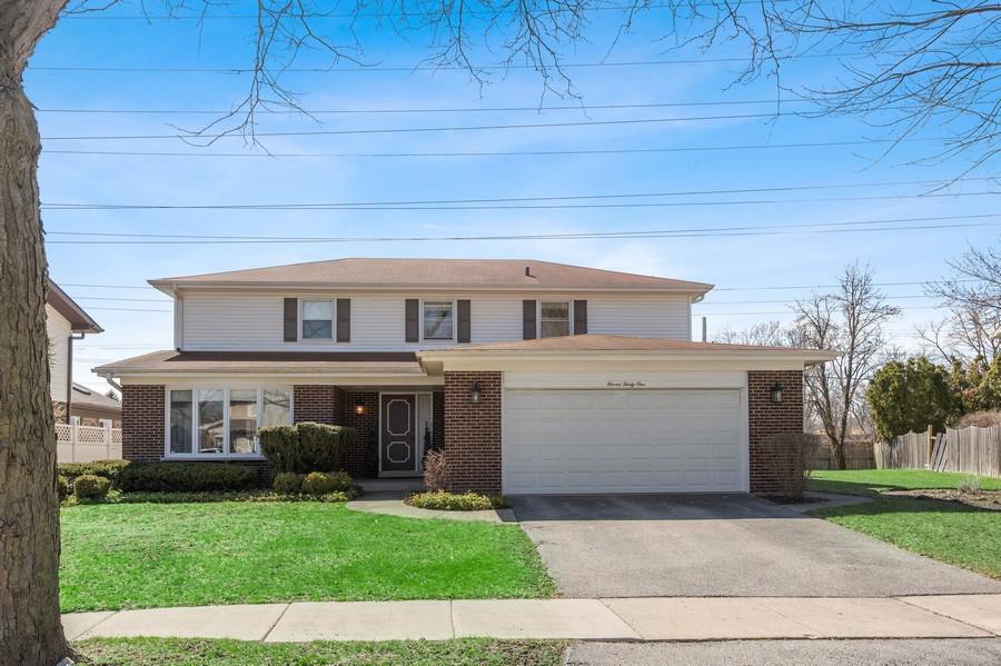 1131 New Trier Ct., Wilmette, IL 60091