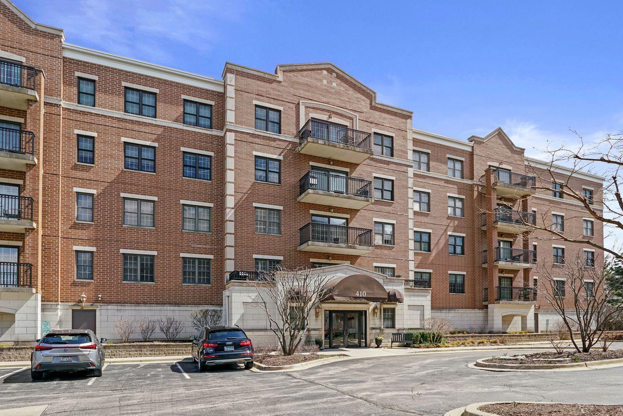 410 W Burlington Ave. #305, La Grange, IL 60525