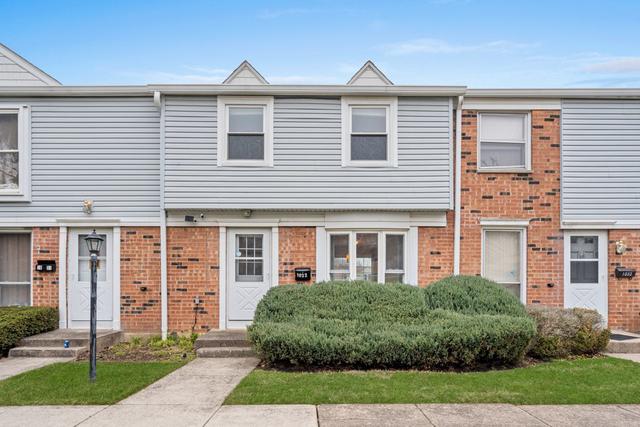 1032 Ashton Ct., Streamwood, IL 60107