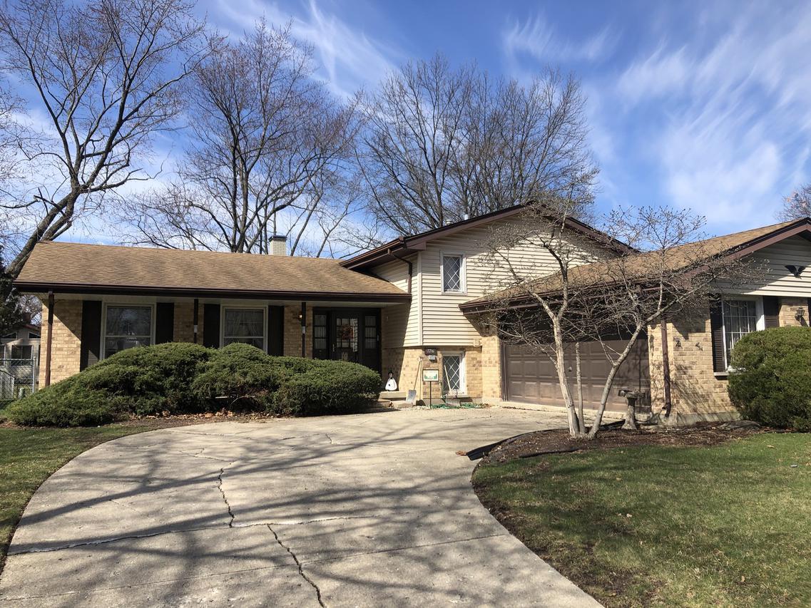 7716 Knottingham Ln., Downers Grove, IL 60516