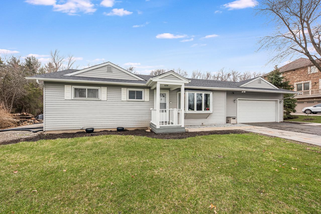 22W054 Byron Ave., Addison, IL 60101