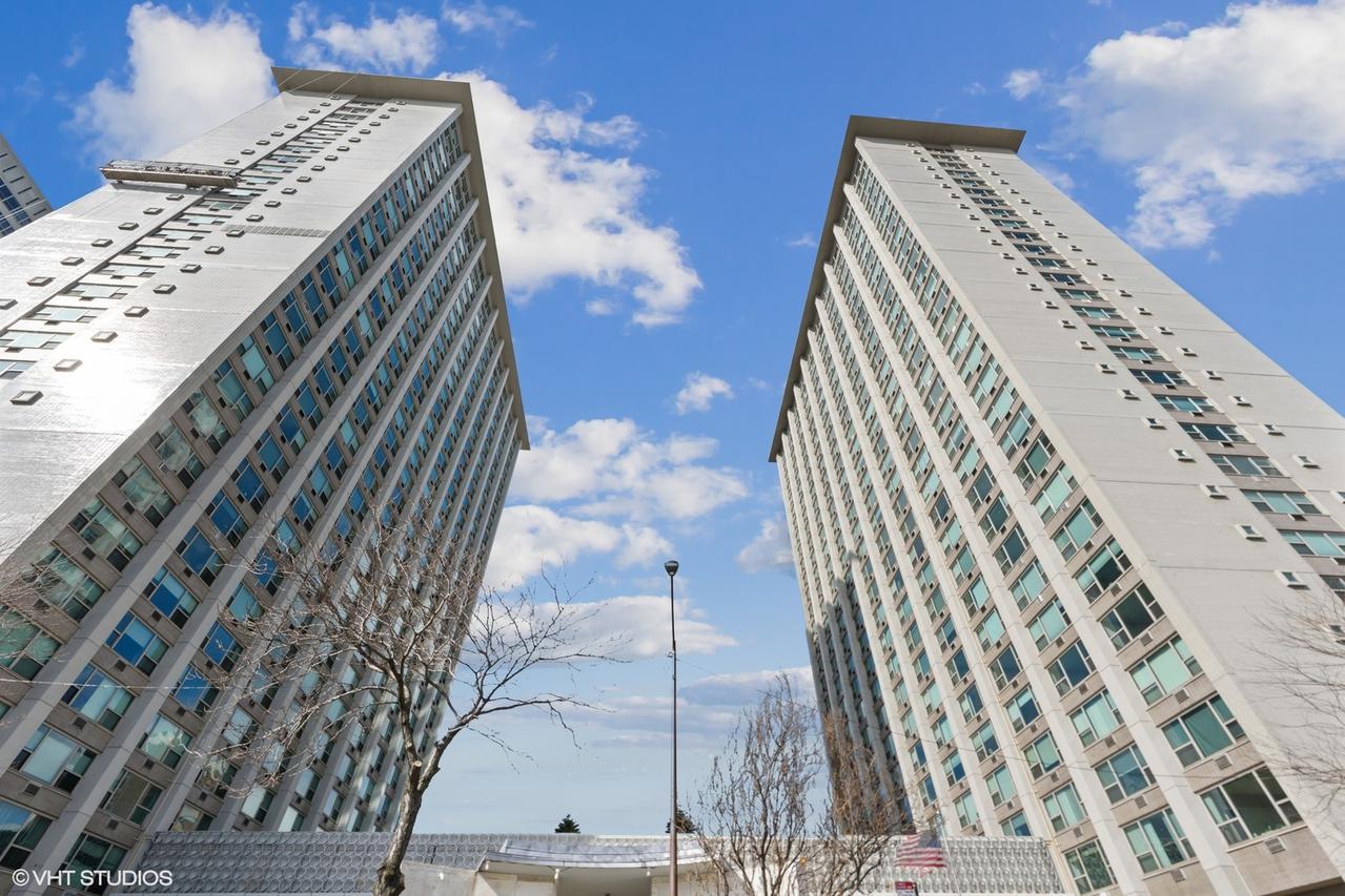 3600 N Lake Shore Dr. #2410, Chicago, IL 60613