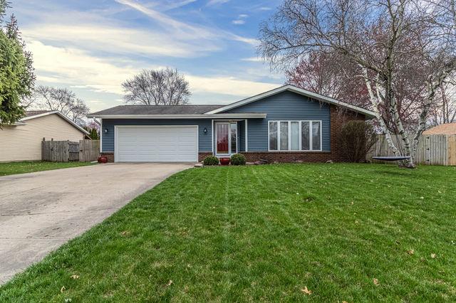 107 E Briarcliff Dr., St. Joseph, IL 61873