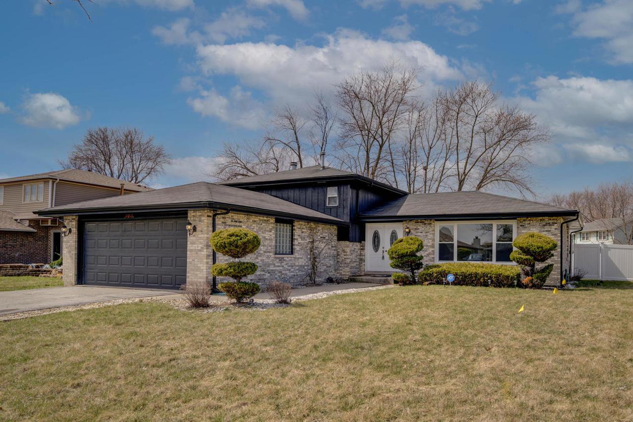 17700 Sycamore Ave., Country Club Hills, IL 60478