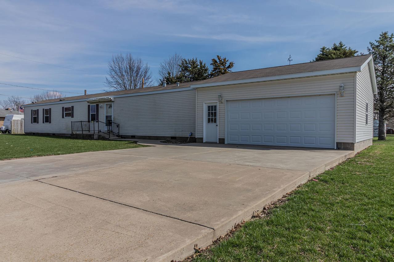 407 W Donald St., Fithian, IL 61844