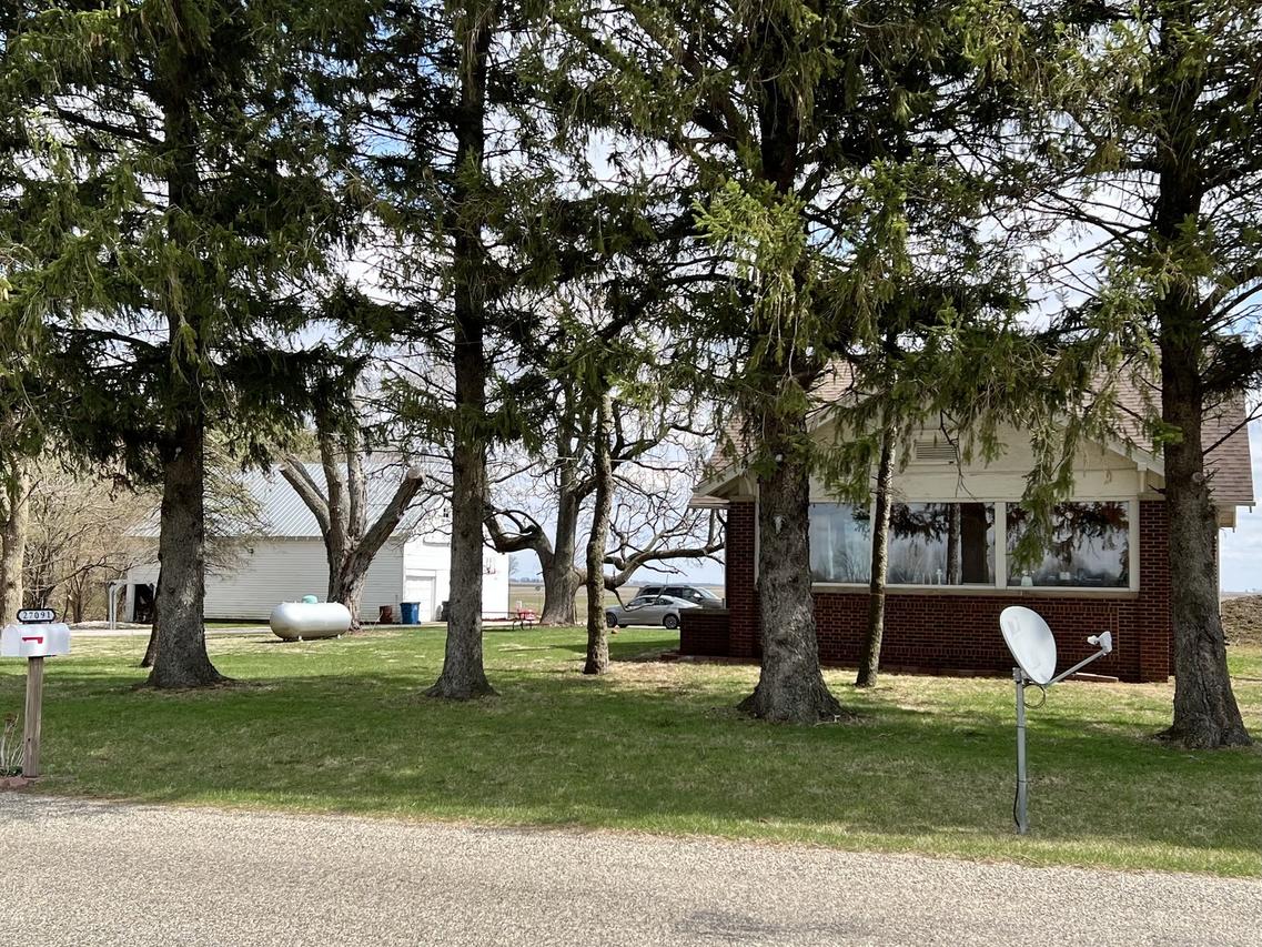 27091 N 1950 East Rd., Bismarck, IL 61814