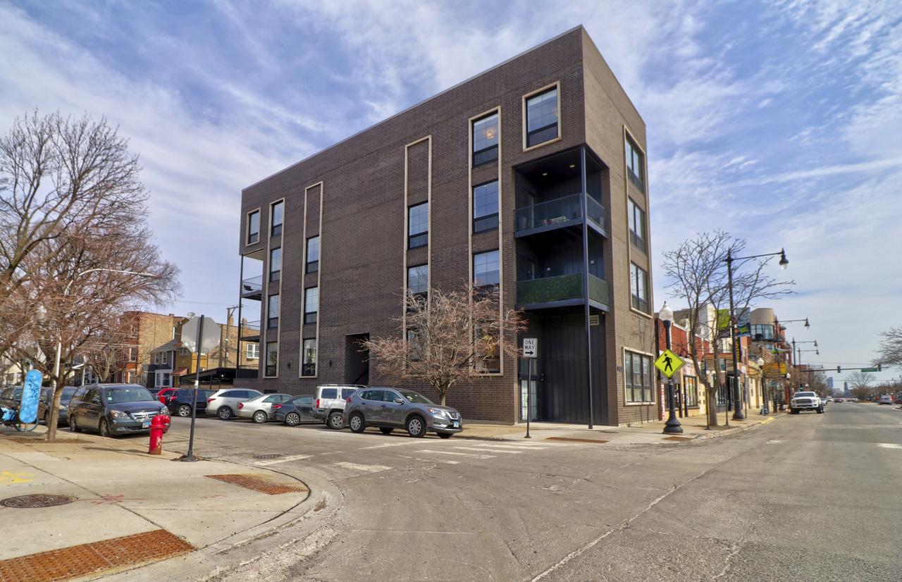 3024 W Irving Park Rd. #3S, Chicago, IL 60618