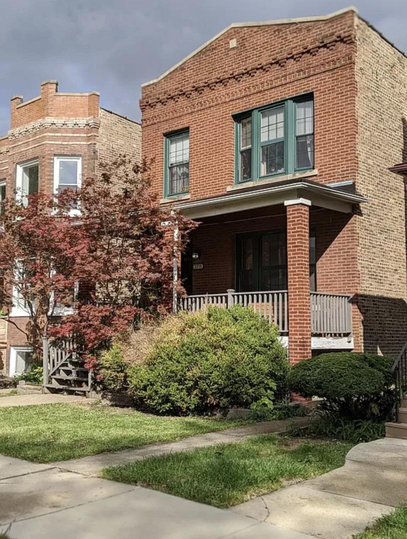 3711 N Central Park Ave., Chicago, IL 60618
