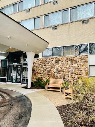 151 N Kenilworth Ave. #5I, Oak Park, IL 60301