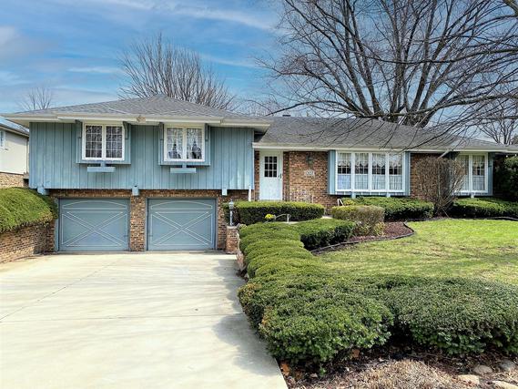 12127 S Flambeau Dr., Palos Heights, IL 60463