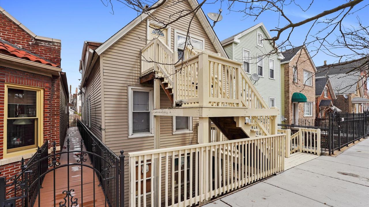 2028 W 22nd Pl., Chicago, IL 60608