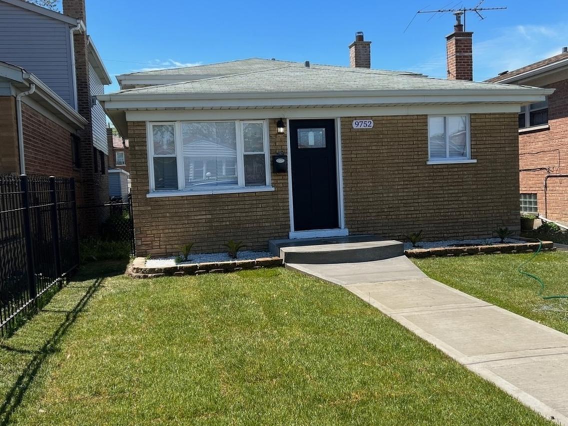 9752 S Princeton Ave., Chicago, IL 60628