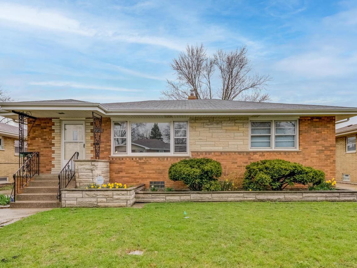 1012 E 162nd Pl., South Holland, IL 60473