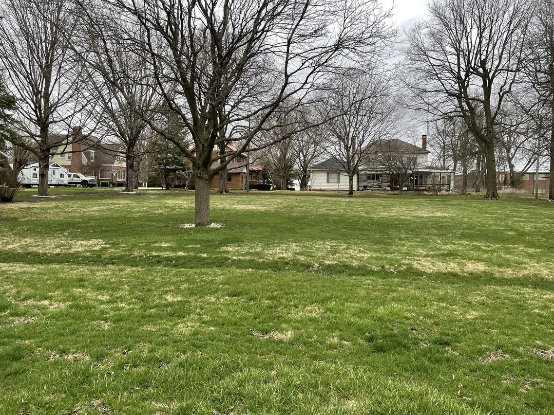 521 E Front St., Gilman, IL 60938