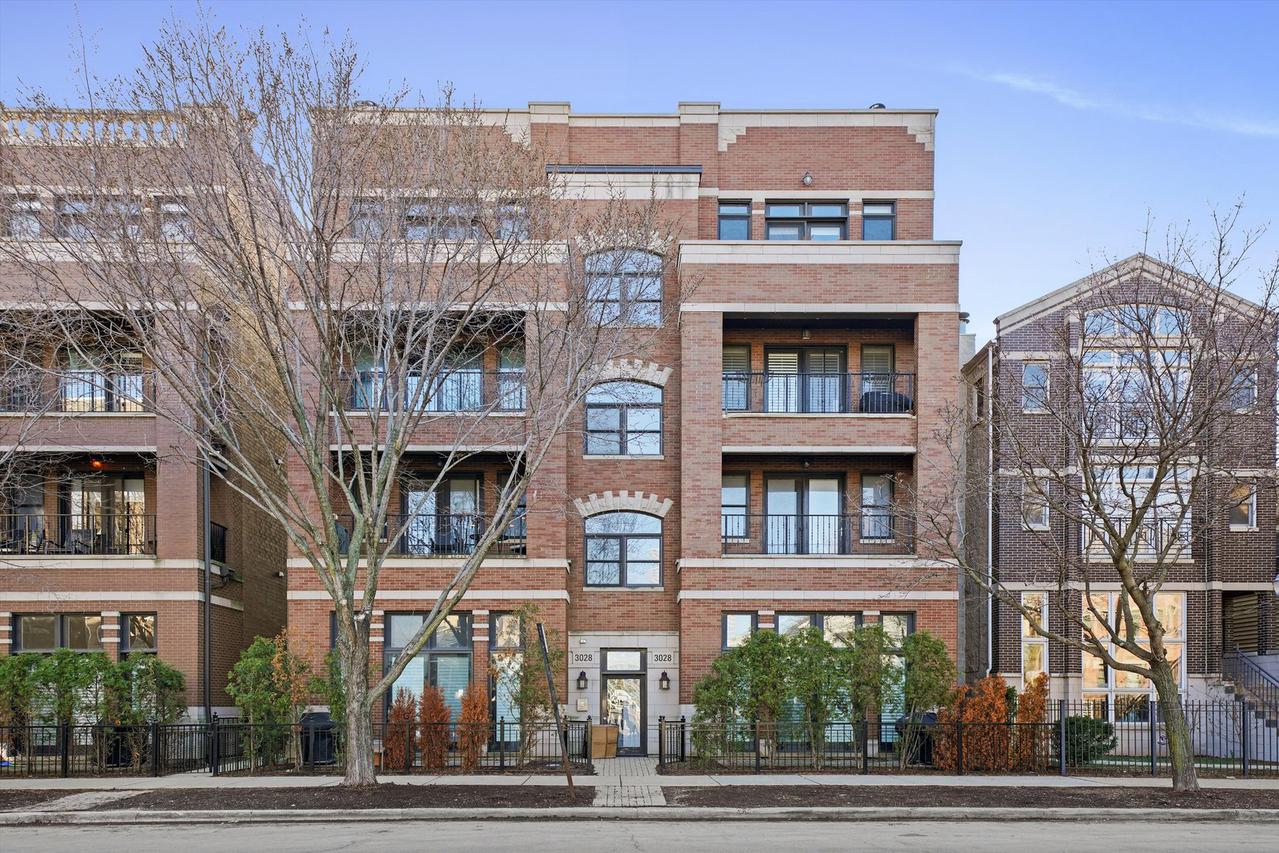 3028 N Sheffield Ave. #3S, Chicago, IL 60657
