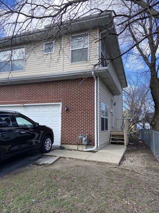 409 N Seminary Ave., Woodstock, IL 60098