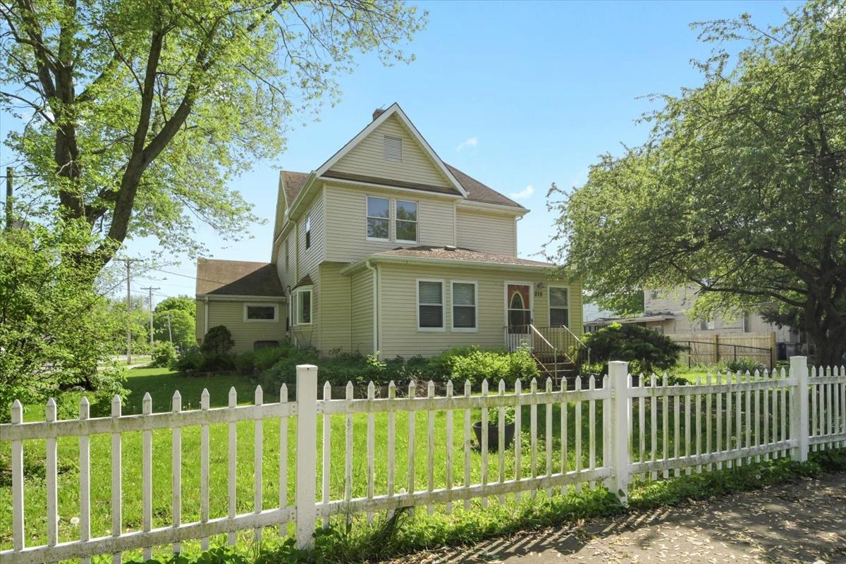 215 E Reynolds St., Tolono, IL 61880
