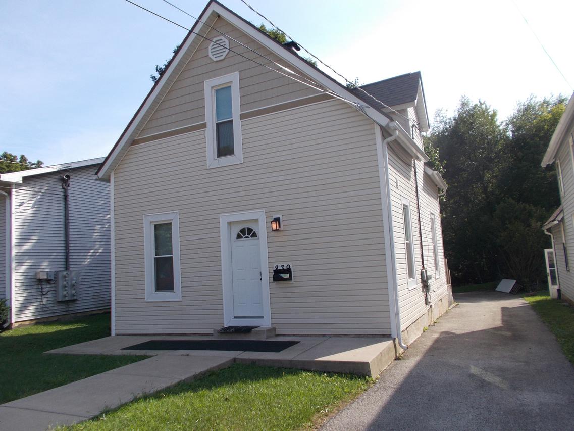 839 Low Ave., Waukegan, IL 60085