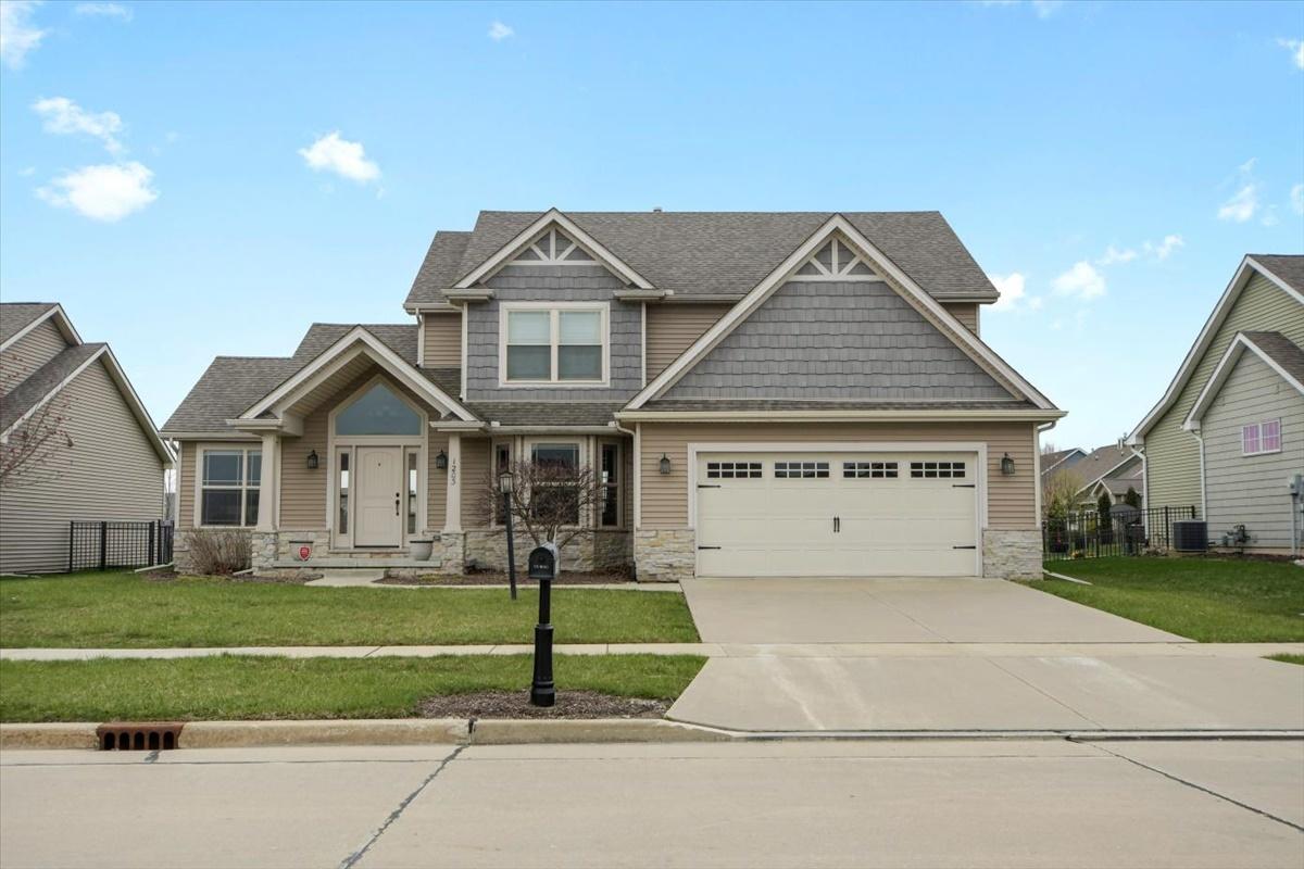 1203 Declaration Dr., Savoy, IL 61874
