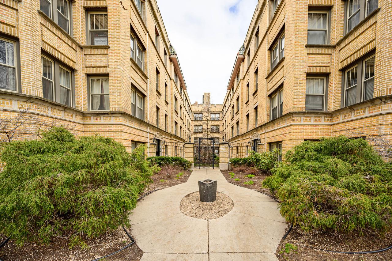 1364 W Greenleaf Ave. #1S, Chicago, IL 60626