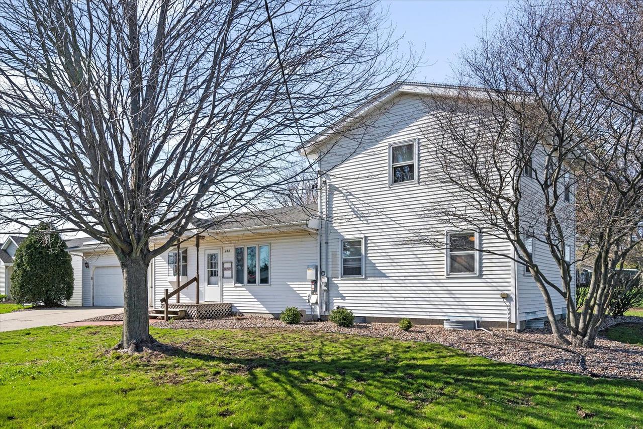 100 South St., Monroe Center, IL 61052