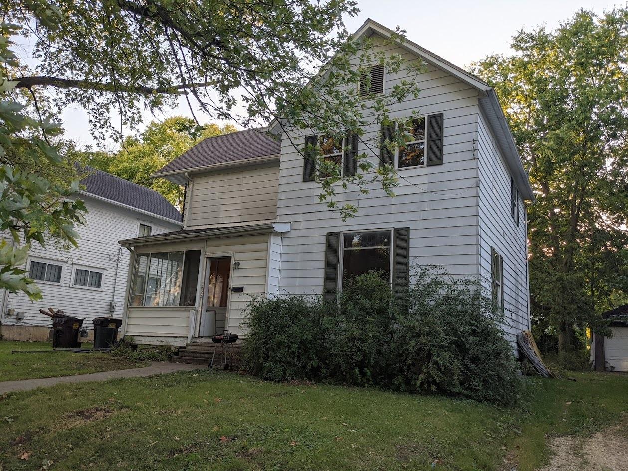 624 S Benton Ave., Freeport, IL 61032
