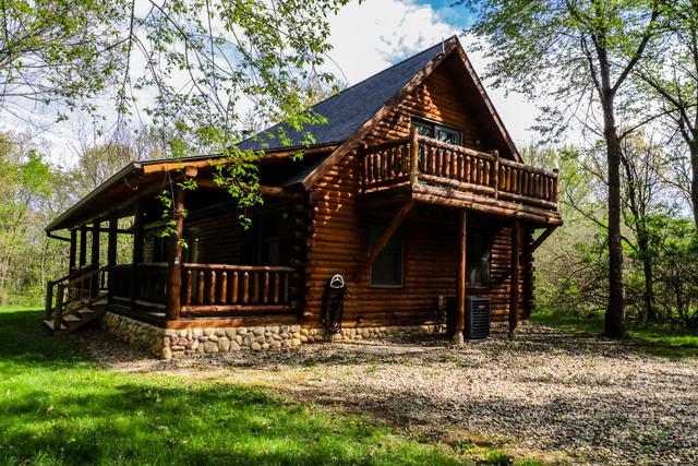 11 Hemlock Dr., Putnam, IL 61560