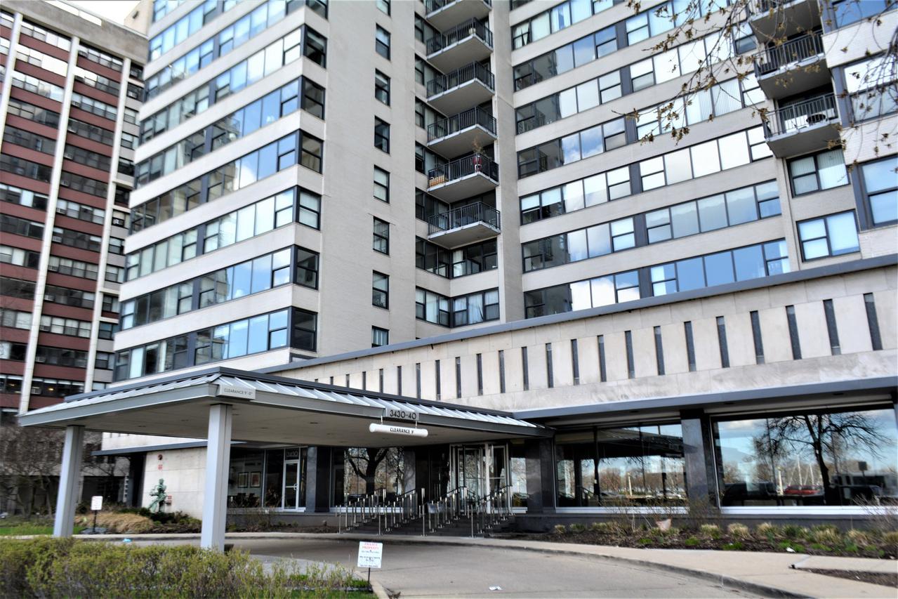 3440 N Lake Shore Dr. #9E, Chicago, IL 60657