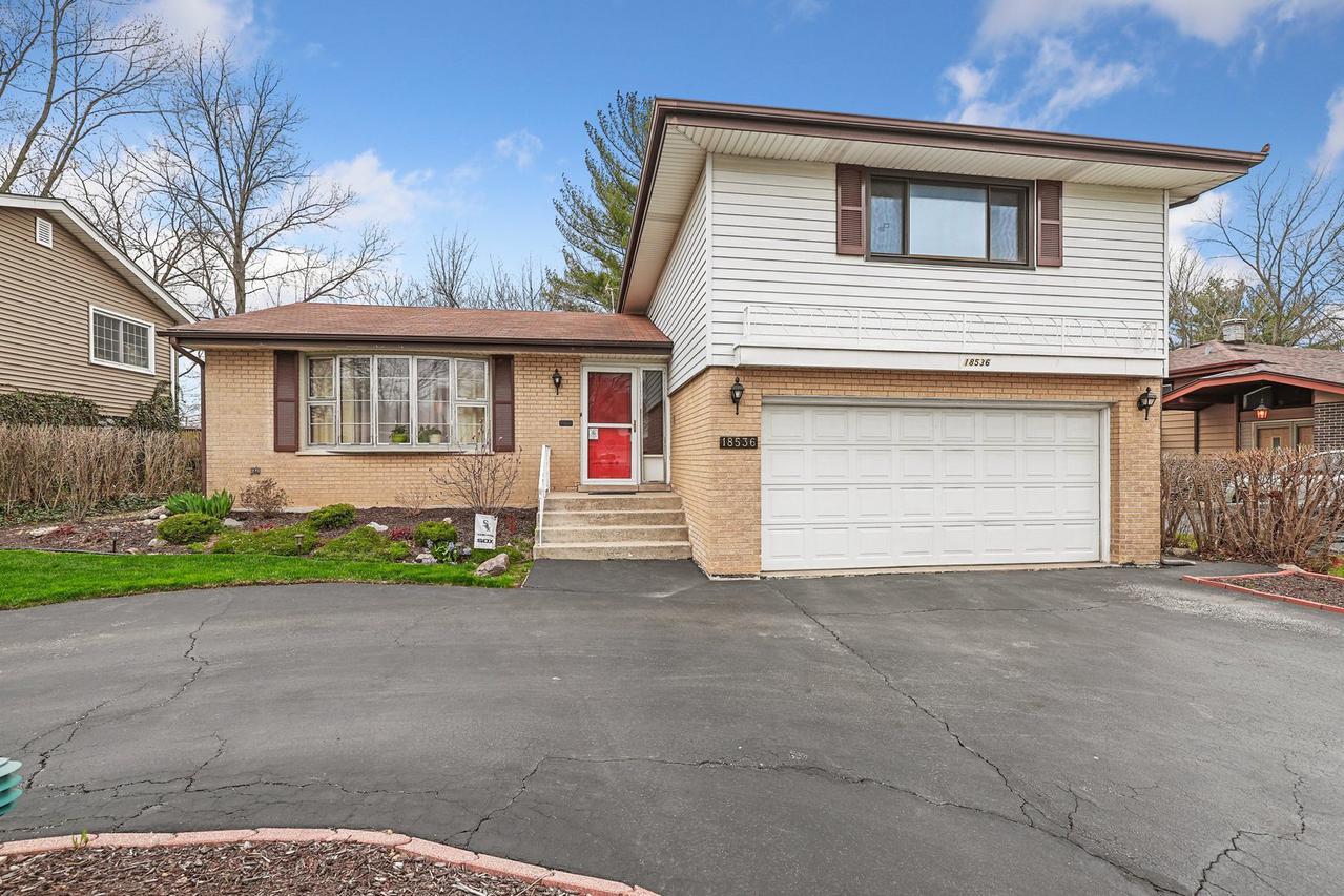 18536 Center Ave., Homewood, IL 60430